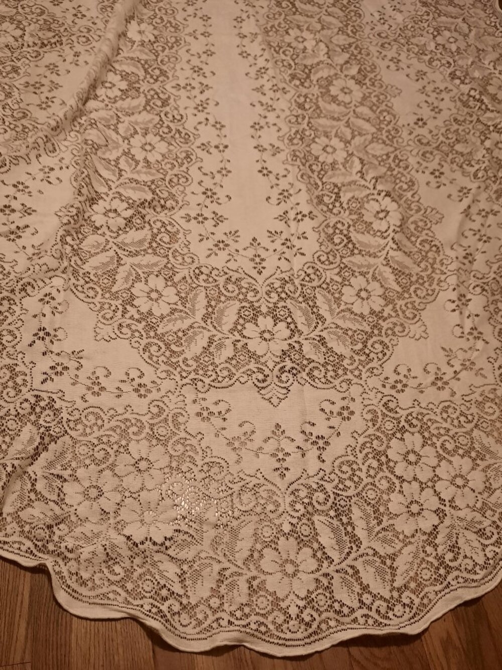 Vintage Off White Lace Tablecloth 68x112 Oval Floral Scalloped Edge Large